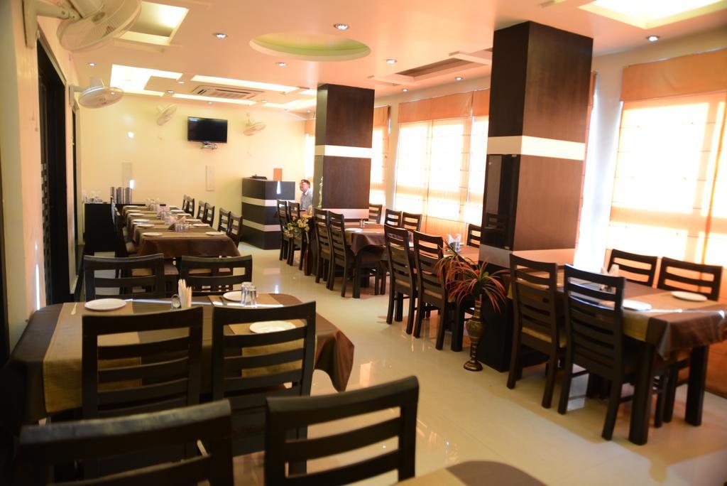 Divine Destination Hotel Varanasi Luaran gambar