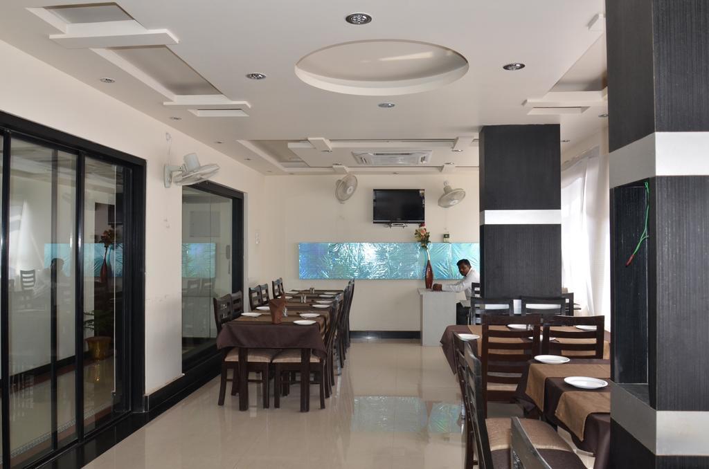 Divine Destination Hotel Varanasi Luaran gambar
