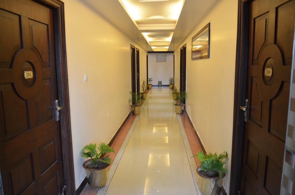 Divine Destination Hotel Varanasi Luaran gambar