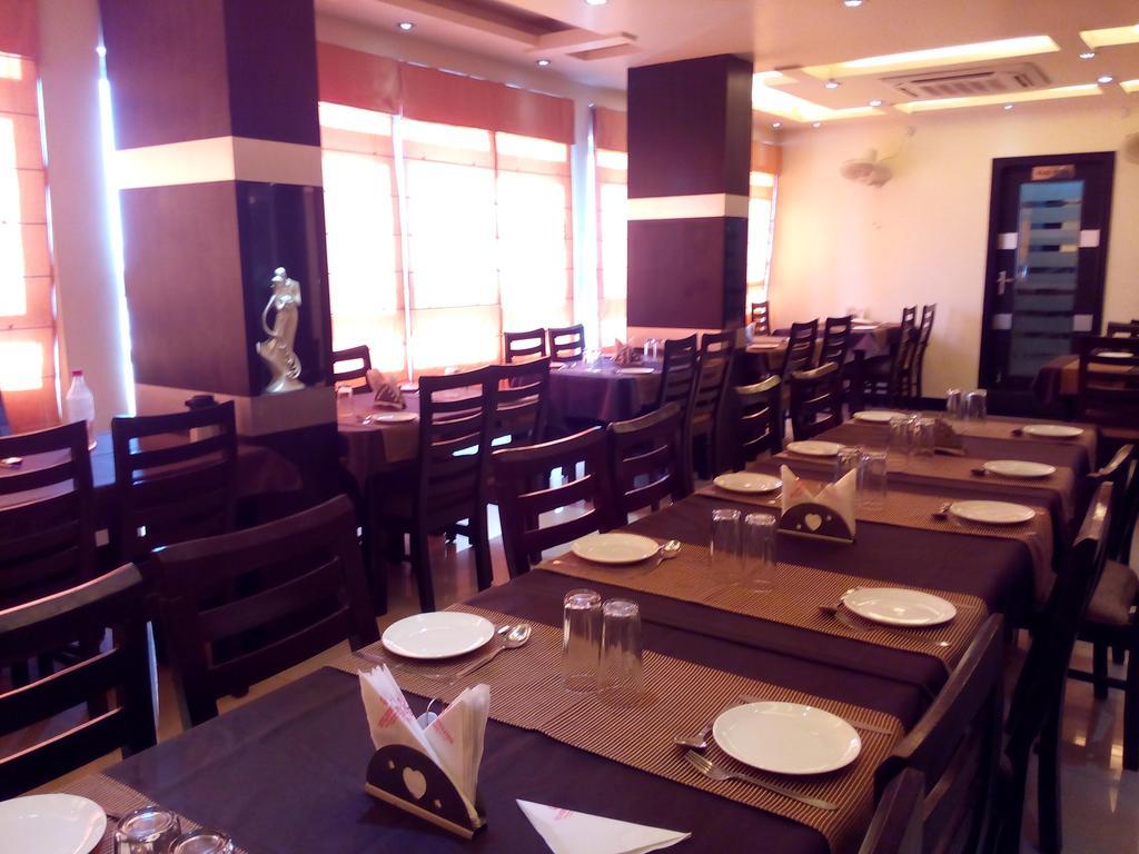 Divine Destination Hotel Varanasi Luaran gambar