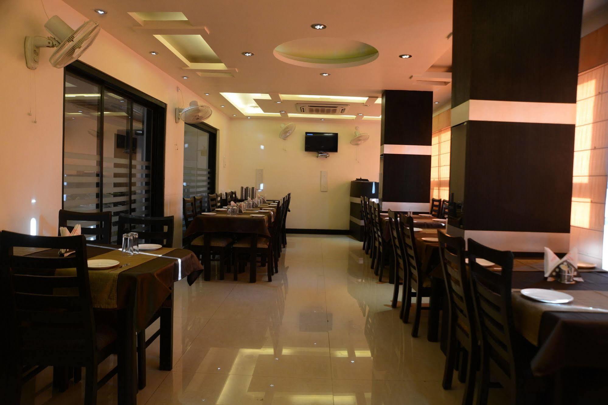 Divine Destination Hotel Varanasi Luaran gambar