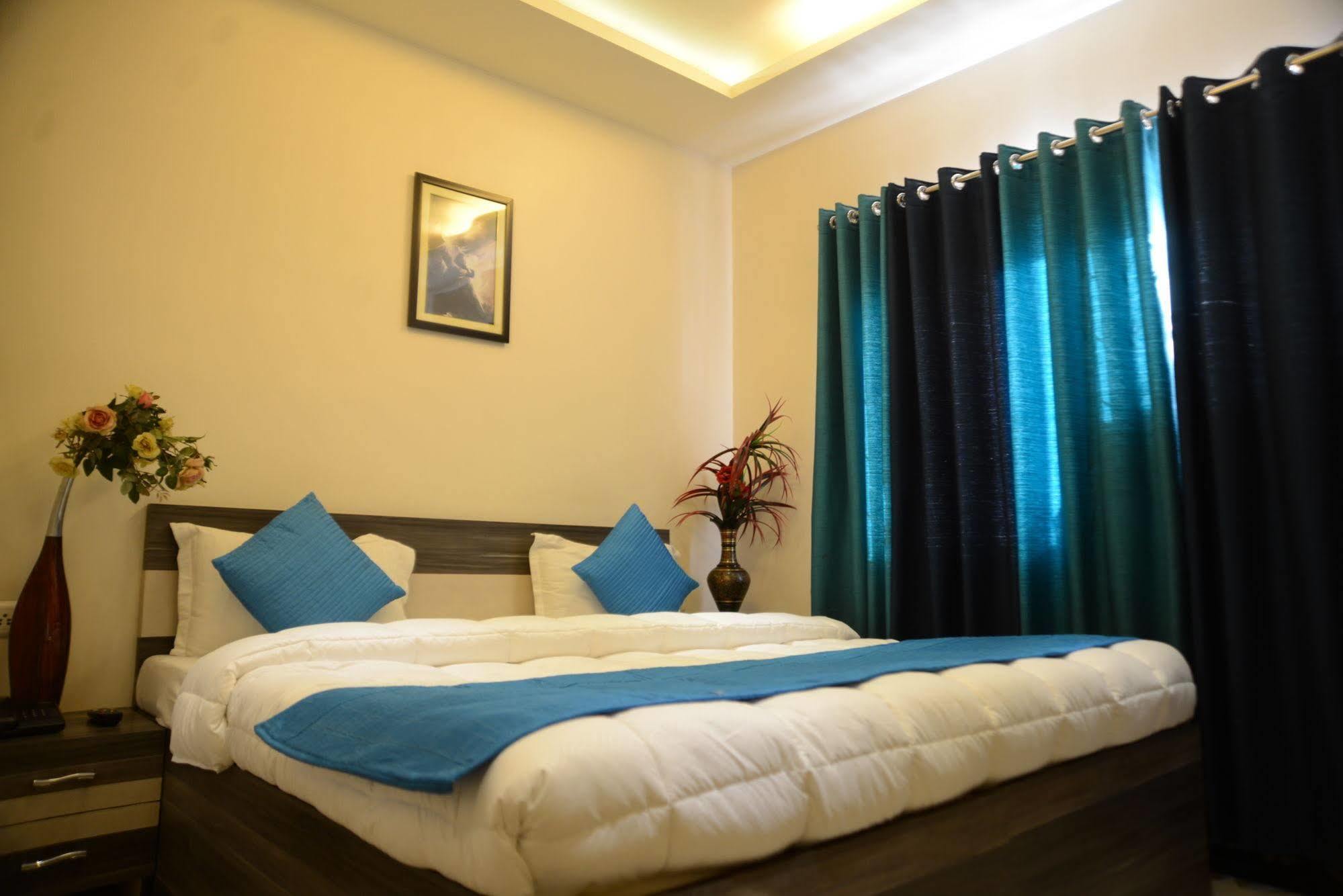 Divine Destination Hotel Varanasi Luaran gambar